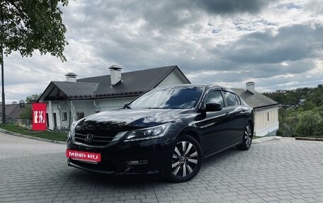 Honda Accord IX рестайлинг, 2013 год, 1 680 000 рублей, 2 фотография