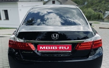 Honda Accord IX рестайлинг, 2013 год, 1 680 000 рублей, 8 фотография