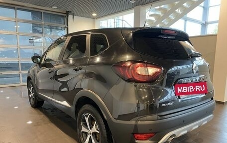 Renault Kaptur I рестайлинг, 2018 год, 1 660 000 рублей, 5 фотография