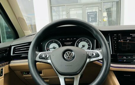 Volkswagen Touareg III, 2018 год, 4 830 000 рублей, 9 фотография