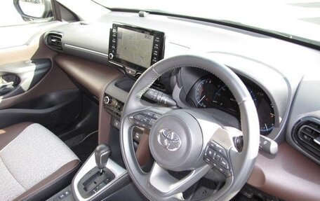 Toyota Yaris Cross, 2021 год, 1 480 000 рублей, 13 фотография