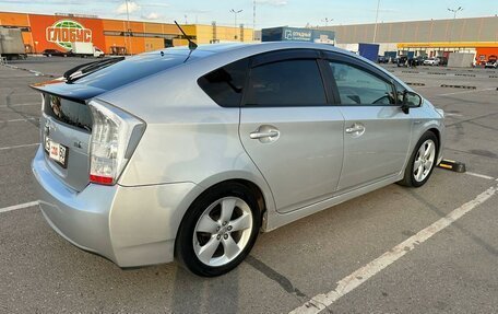 Toyota Prius, 2011 год, 1 050 000 рублей, 4 фотография