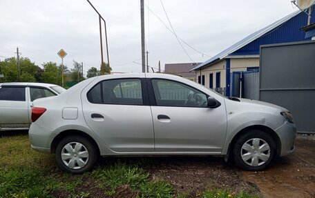 Renault Logan II, 2015 год, 1 200 000 рублей, 5 фотография