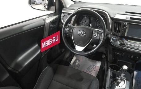 Toyota RAV4, 2018 год, 2 999 000 рублей, 13 фотография