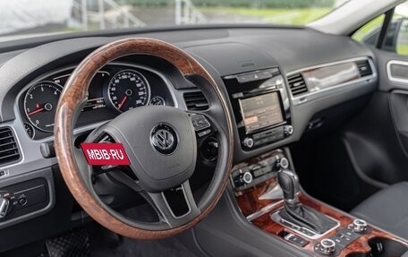 Volkswagen Touareg III, 2011 год, 2 599 000 рублей, 21 фотография