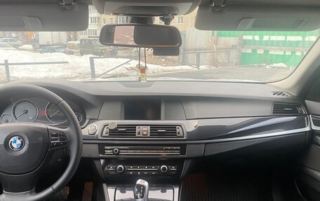 BMW 5 серия, 2010 год, 1 950 000 рублей, 12 фотография
