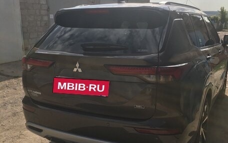 Mitsubishi Outlander, 2021 год, 3 850 000 рублей, 5 фотография