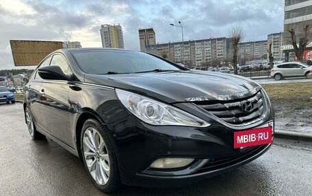 Hyundai Sonata VI, 2011 год, 990 000 рублей, 3 фотография