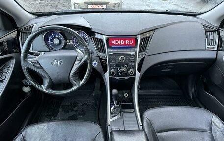 Hyundai Sonata VI, 2011 год, 990 000 рублей, 9 фотография