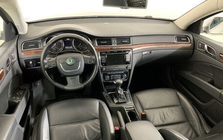 Skoda Superb III рестайлинг, 2011 год, 1 195 190 рублей, 17 фотография