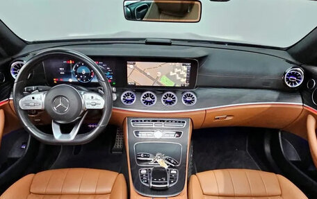 Mercedes-Benz E-Класс, 2020 год, 3 950 000 рублей, 4 фотография