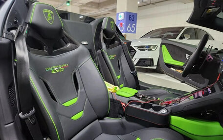 Lamborghini Huracán, 2023 год, 42 500 000 рублей, 16 фотография