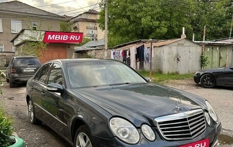 Mercedes-Benz E-Класс, 2002 год, 600 000 рублей, 2 фотография