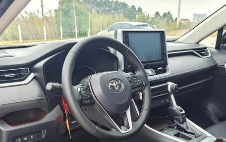 Toyota RAV4, 2021 год, 2 670 000 рублей, 11 фотография