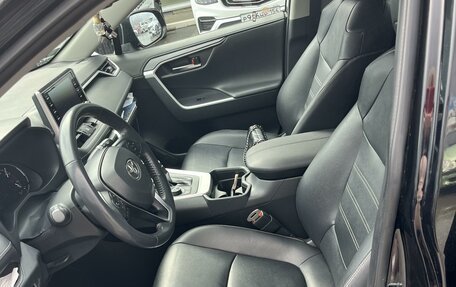 Toyota RAV4, 2021 год, 4 200 000 рублей, 6 фотография