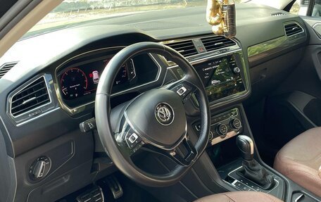 Volkswagen Tiguan II, 2019 год, 2 435 000 рублей, 6 фотография