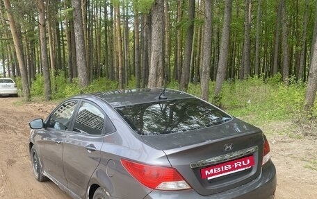 Hyundai Solaris II рестайлинг, 2010 год, 800 000 рублей, 5 фотография