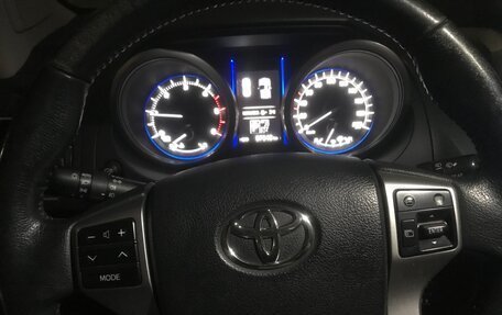 Toyota Land Cruiser Prado 150 рестайлинг 2, 2017 год, 4 600 000 рублей, 10 фотография