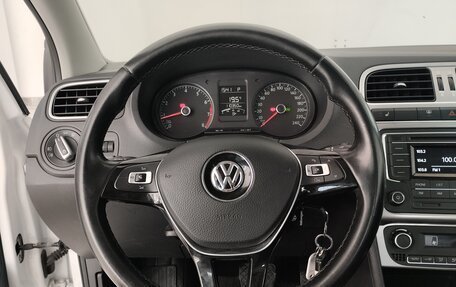 Volkswagen Polo VI (EU Market), 2017 год, 1 300 000 рублей, 9 фотография