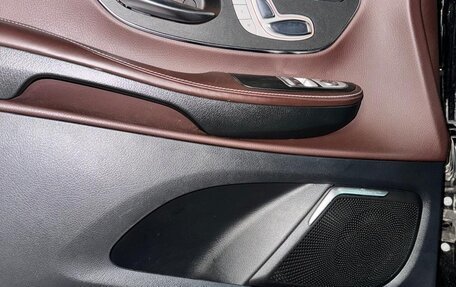 Mercedes-Benz V-Класс, 2018 год, 6 250 000 рублей, 25 фотография
