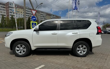 Toyota Land Cruiser Prado 150 рестайлинг 2, 2019 год, 5 000 000 рублей, 4 фотография