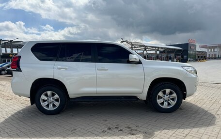 Toyota Land Cruiser Prado 150 рестайлинг 2, 2019 год, 5 000 000 рублей, 8 фотография