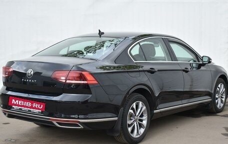 Volkswagen Passat B8 рестайлинг, 2021 год, 3 133 000 рублей, 5 фотография