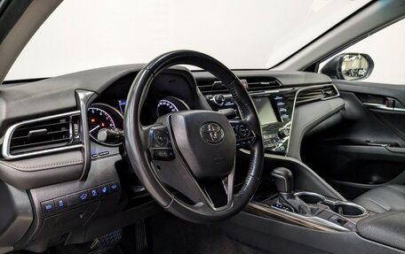 Toyota Camry, 2019 год, 3 050 000 рублей, 15 фотография
