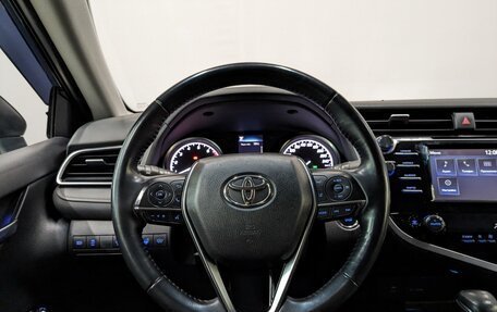 Toyota Camry, 2019 год, 3 050 000 рублей, 18 фотография