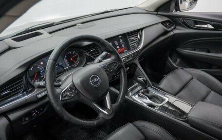 Opel Insignia II рестайлинг, 2017 год, 1 895 000 рублей, 16 фотография