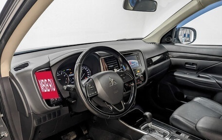 Mitsubishi Outlander III рестайлинг 3, 2018 год, 2 550 000 рублей, 16 фотография