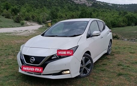Nissan Leaf II, 2017 год, 2 150 000 рублей, 5 фотография