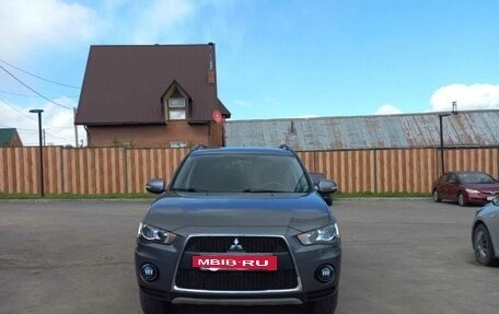 Mitsubishi Outlander III рестайлинг 3, 2011 год, 1 350 000 рублей, 2 фотография