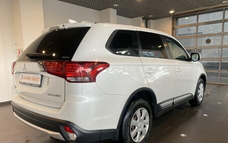 Mitsubishi Outlander III рестайлинг 3, 2018 год, 2 180 000 рублей, 3 фотография