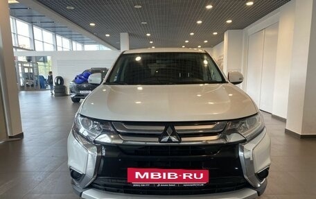 Mitsubishi Outlander III рестайлинг 3, 2018 год, 2 180 000 рублей, 8 фотография