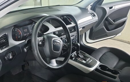 Audi A4, 2011 год, 1 350 000 рублей, 20 фотография