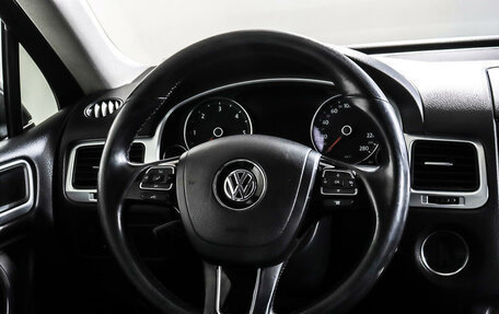 Volkswagen Touareg III, 2011 год, 2 279 000 рублей, 17 фотография