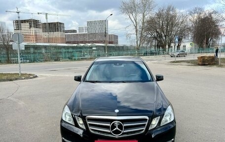 Mercedes-Benz E-Класс, 2013 год, 1 745 000 рублей, 2 фотография