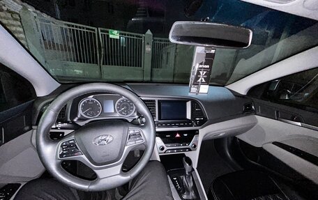 Hyundai Elantra VI рестайлинг, 2016 год, 1 500 000 рублей, 12 фотография