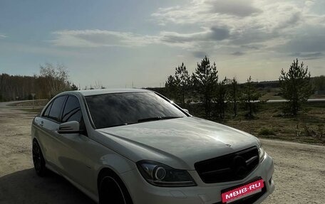 Mercedes-Benz C-Класс, 2011 год, 1 380 000 рублей, 3 фотография