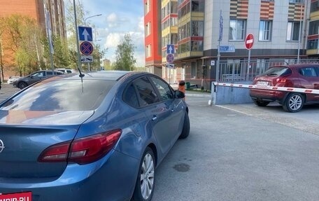 Opel Astra J, 2013 год, 810 000 рублей, 4 фотография