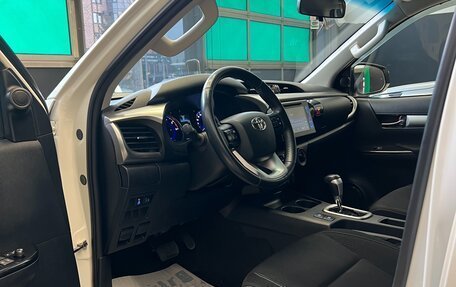 Toyota Hilux VIII, 2017 год, 4 500 000 рублей, 13 фотография