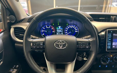 Toyota Hilux VIII, 2017 год, 4 500 000 рублей, 16 фотография