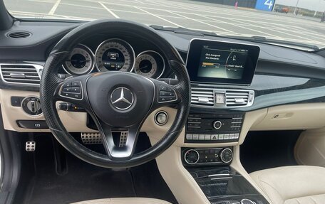 Mercedes-Benz CLS, 2015 год, 3 500 000 рублей, 10 фотография