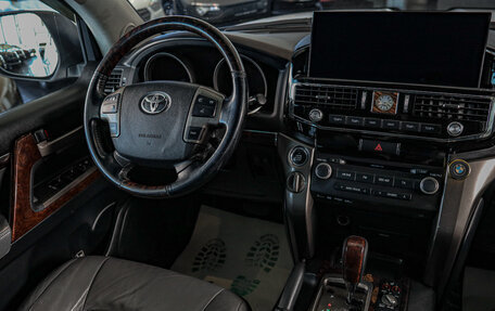 Toyota Land Cruiser 200, 2010 год, 3 399 000 рублей, 10 фотография