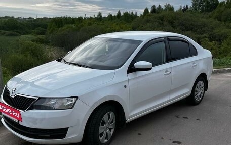 Skoda Rapid I, 2015 год, 880 000 рублей, 2 фотография