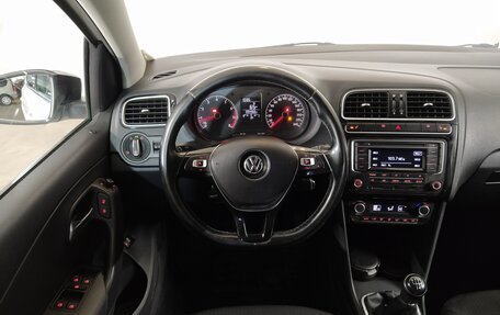 Volkswagen Polo VI (EU Market), 2017 год, 910 000 рублей, 10 фотография