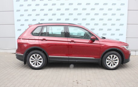 Volkswagen Tiguan II, 2022 год, 3 399 000 рублей, 2 фотография