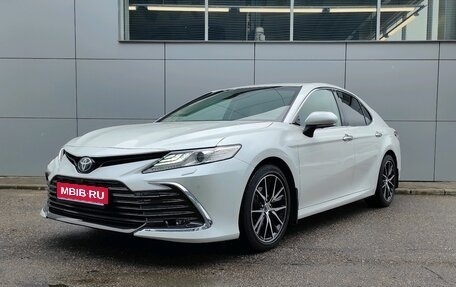 Toyota Camry, 2018 год, 3 200 000 рублей, 1 фотография