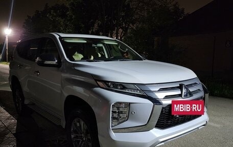 Mitsubishi Pajero Sport III рестайлинг, 2020 год, 4 150 000 рублей, 2 фотография